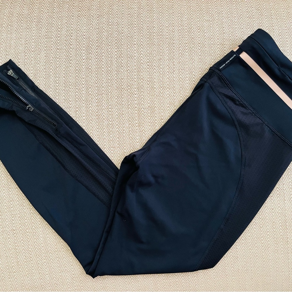 🌸3 items for $50🌸 ATHLETA compression legging with back pocket